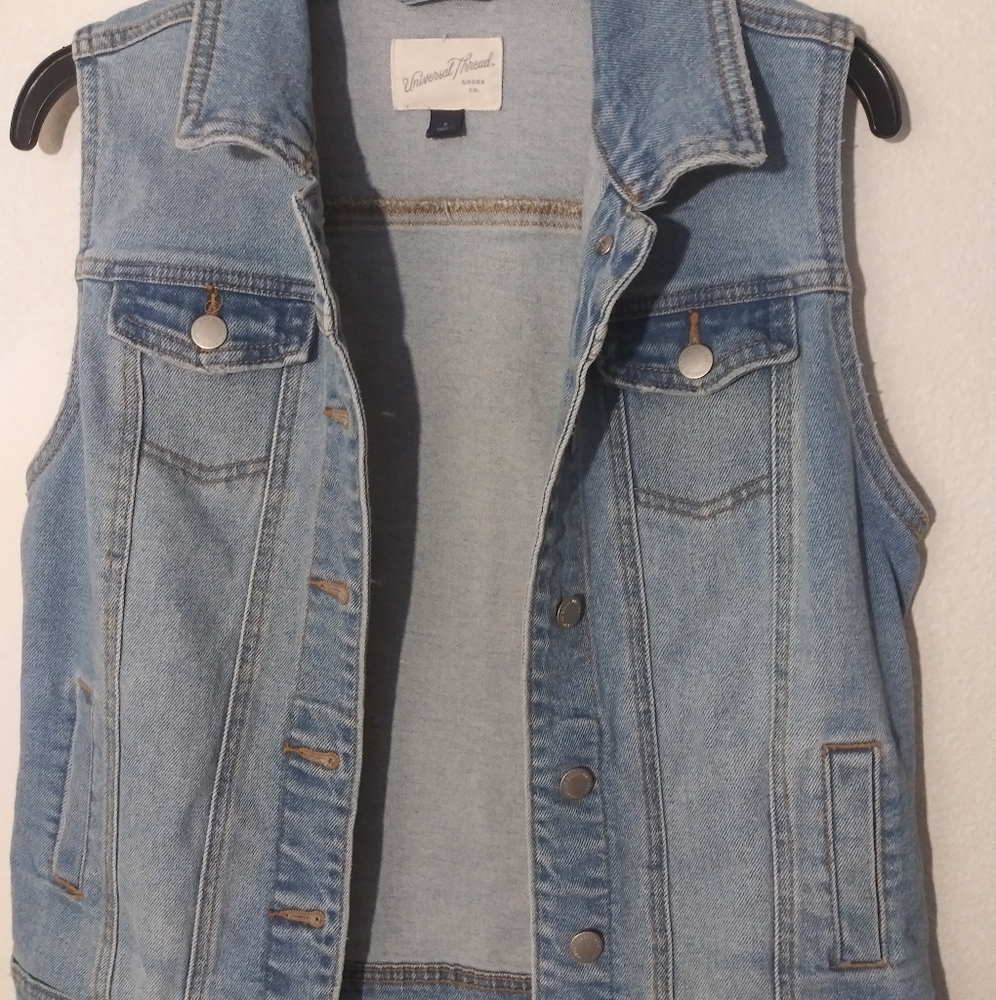 Universal Thread Denim vest